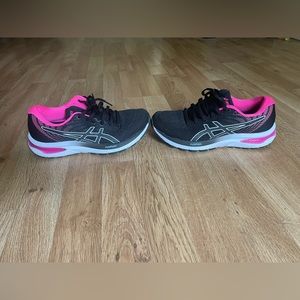 COPY - ASICS Gel Cumulus- Black and Pink - size 7.5